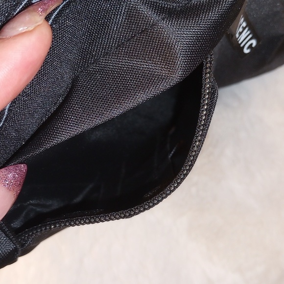 Fashion Instincts black canvas crossbody bag - Picture 5 of 5